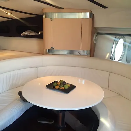 Lm House Boat * Moniga del Garda