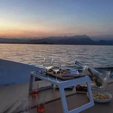 Hotel na wodzie Lm House Boat *